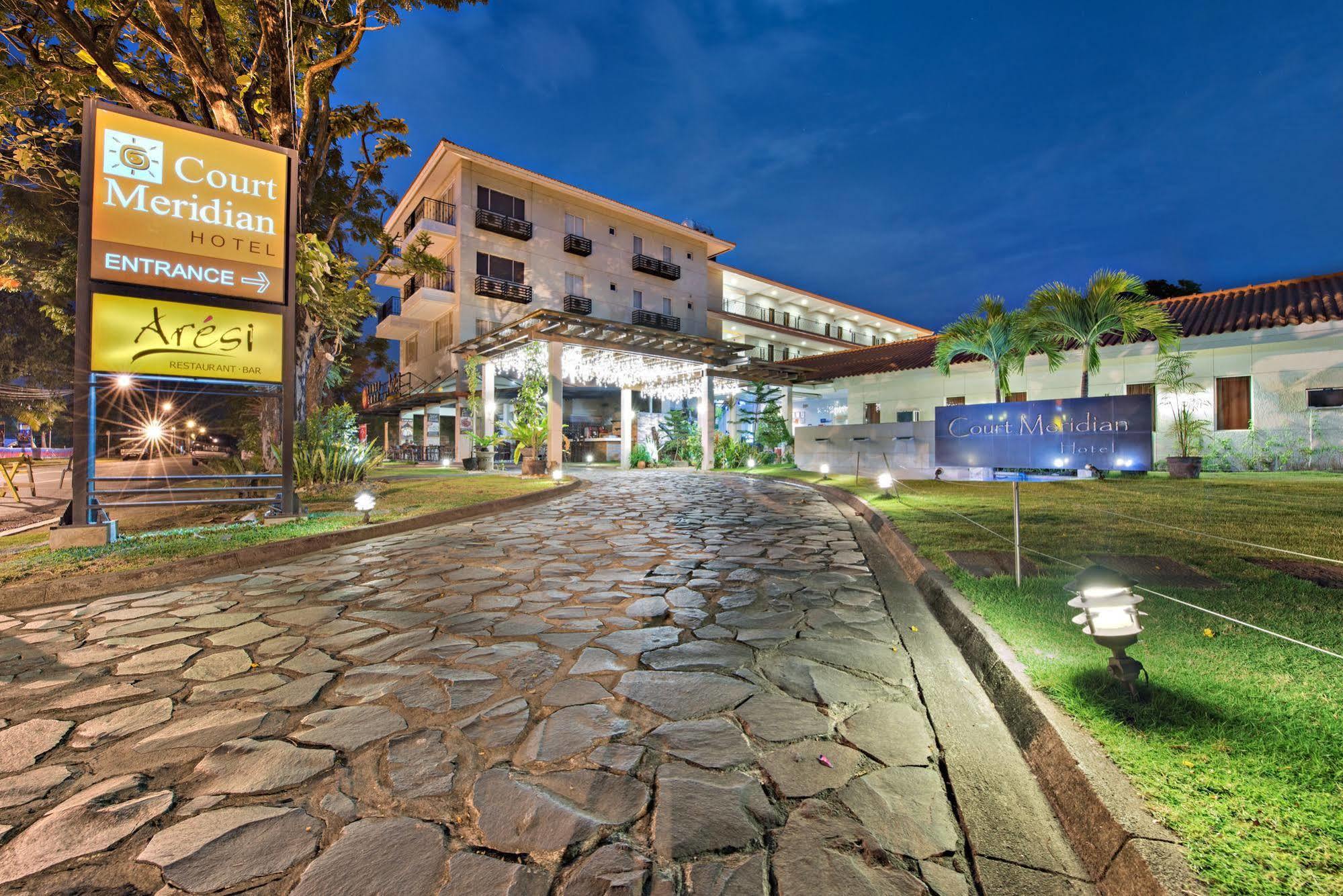 Court Meridian Hotel & Suites Olongapo Exterior photo