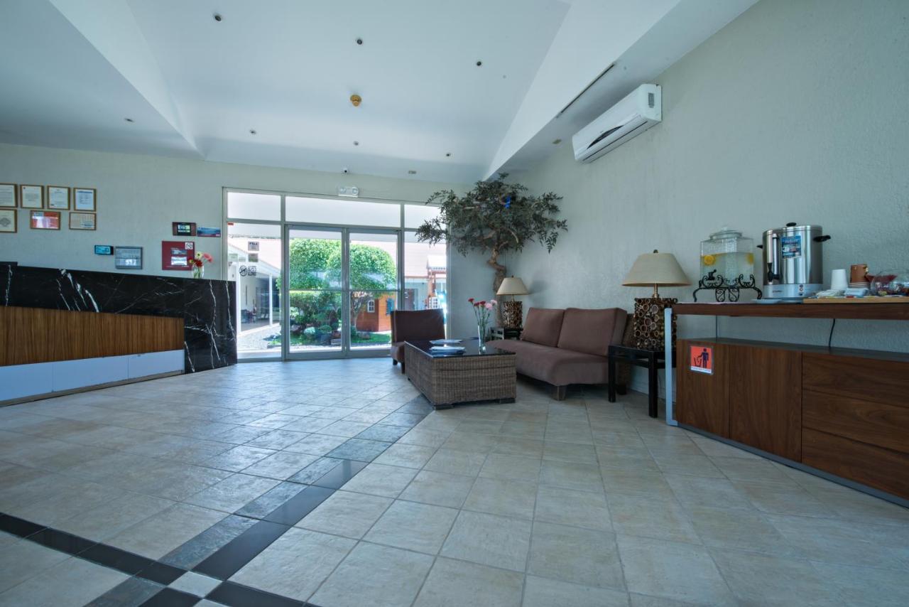Court Meridian Hotel & Suites Olongapo Exterior photo