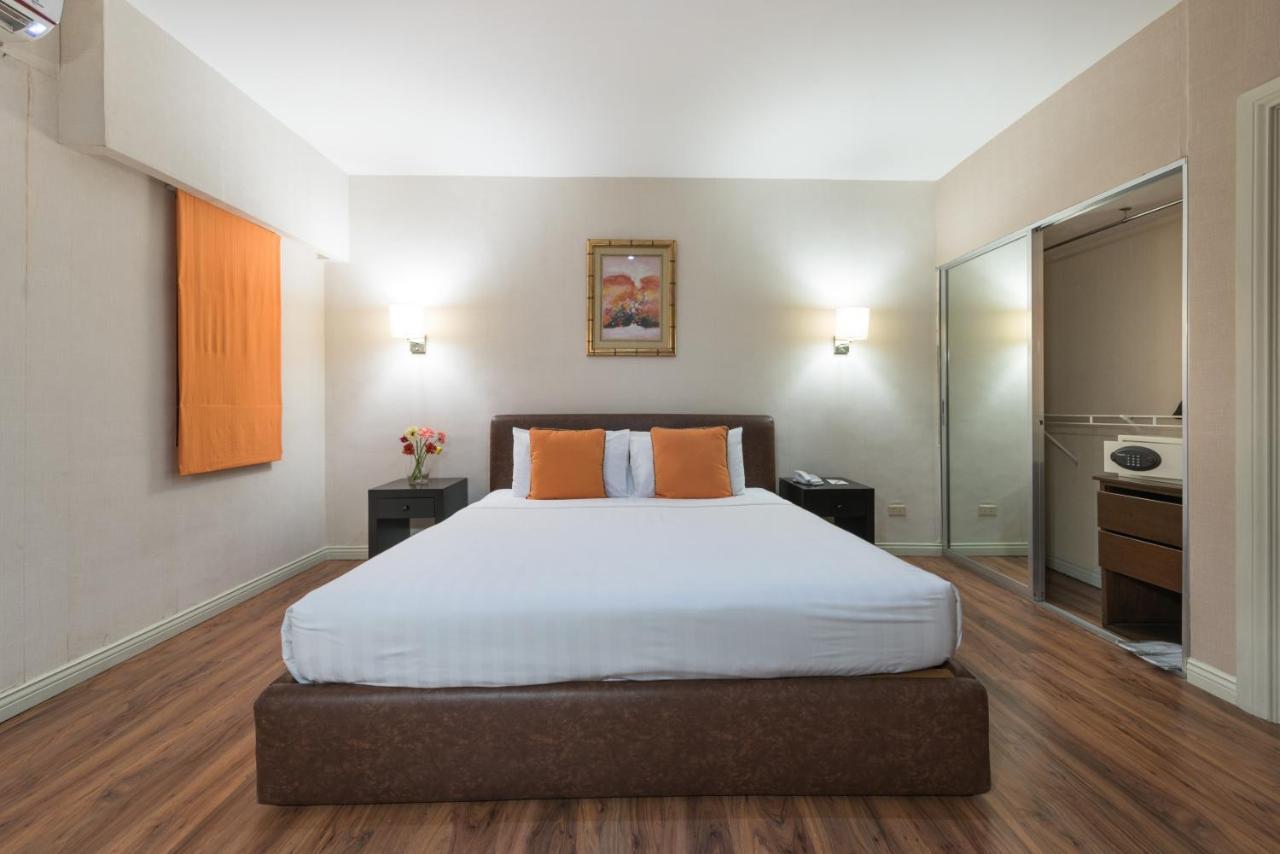 Court Meridian Hotel & Suites Olongapo Exterior photo