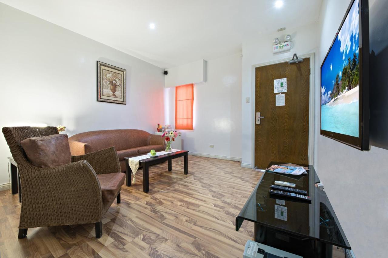 Court Meridian Hotel & Suites Olongapo Exterior photo